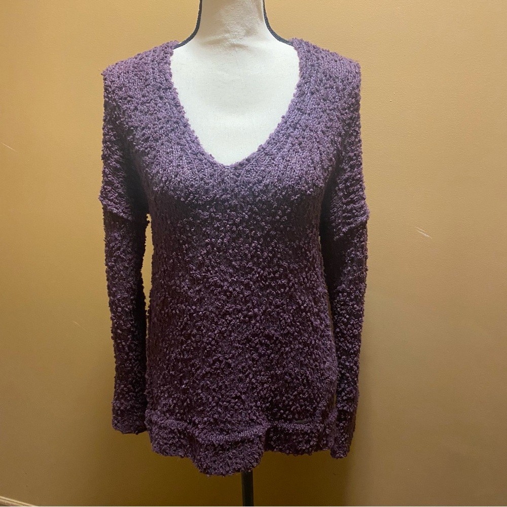 Women’s Abercrombie & Fitch purple plum popcorn fuzzy comfy v neck sweater sz S
